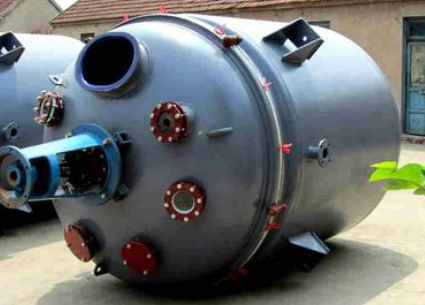 搪瓷反应釜通过电加热方式增温