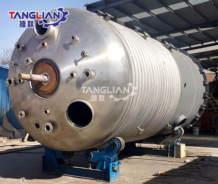 不锈钢贮罐的稳定性设计